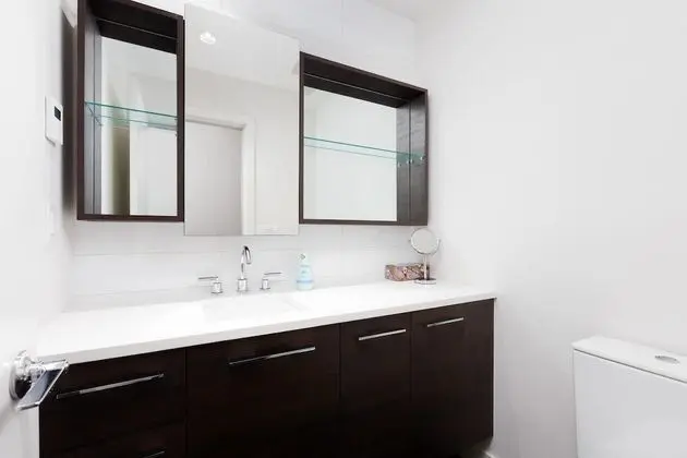 Modern Bright Townhome in Richmond - Banyo Tipleri