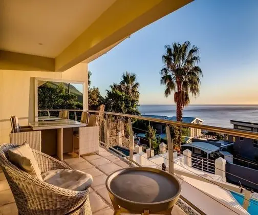 Modern Camps Bay Villa With Sea Views and Private Pool A on the Bay - Oda