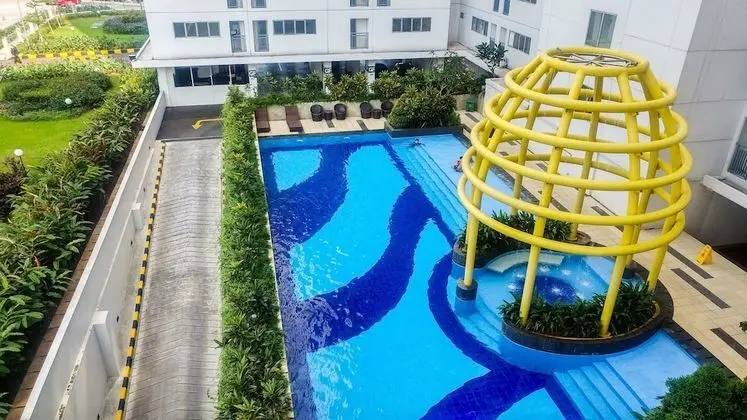 Modern and Comfort 2BR Bassura City Apartment