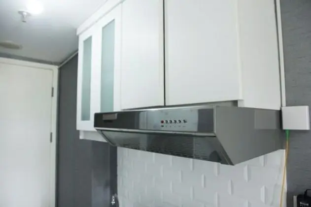 Modern and Comfortable Studio Apartment Springlake Summarecon near Summarecon - Mutfak