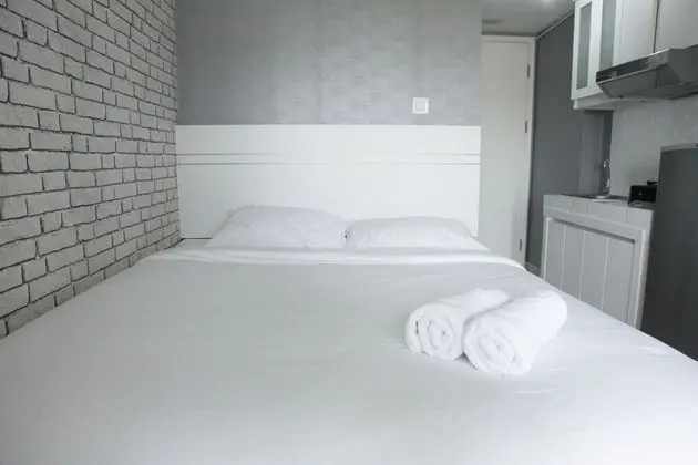 Modern and Comfortable Studio Apartment Springlake Summarecon near Summarecon - Oda