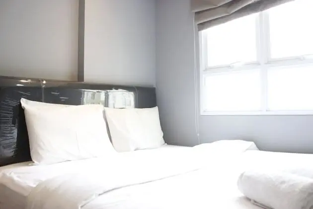 Modern & Comfy 2BR Apartment at Gateway Pasteur