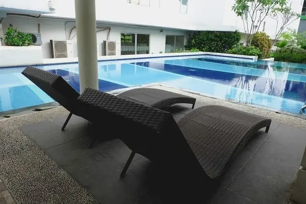 Modern And Comfy 3BR Bassura City Apartment - Dış Mekan