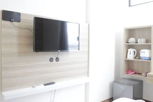 Modern And Comfy Studio Apartment At Lodge Paskal Near Binus University - Oda Düzeni