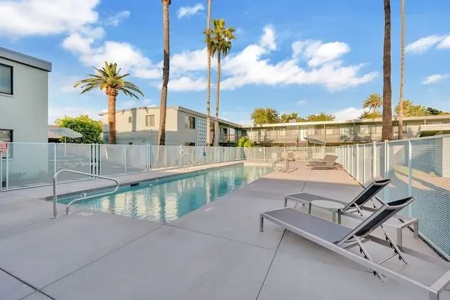 Modern Contemporary OT Scottsdale W-Pool - Havuz