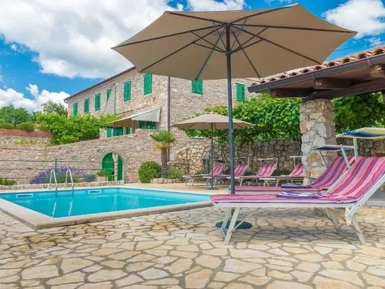 Modern Villa in Crikvenica With Pool - Dış Mekan