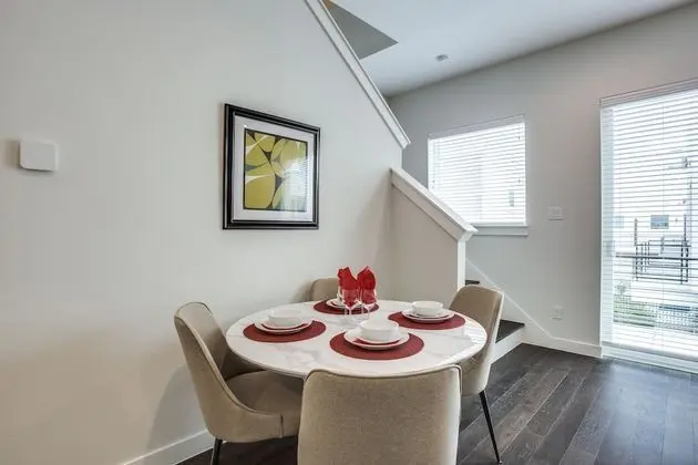 Modern Dallas TownHome 2 BR fully furnis - Lobi