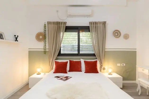 Modern & Design by FeelHome