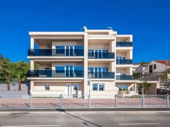 Modern Villa in Dramalj With Pool - Dış Mekan