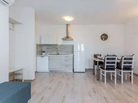 Modern Villa in Dramalj With Pool - Yerinde Yemek