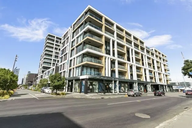 Modern & elegant living Wynyard Quarter