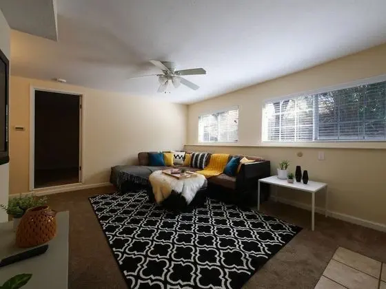 Modern, Exquisite 2-bedroom Home in Lafayette - Oda Düzeni
