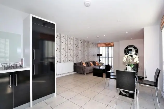 Modern Family Home in Aberdeen, Scotland - Yerinde Yemek