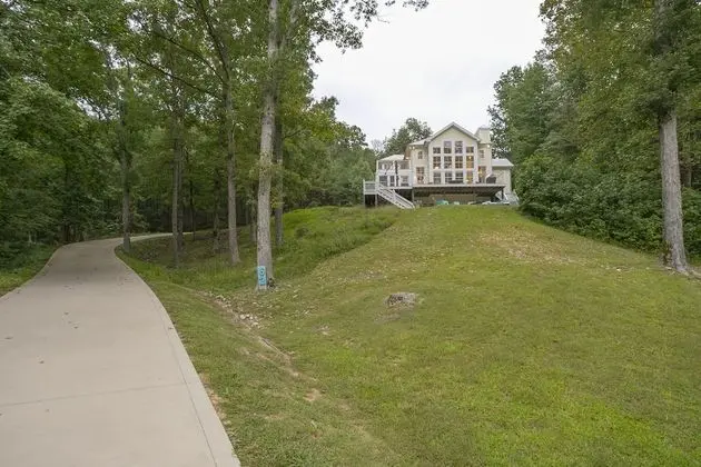 Modern Farmhouse Style Chalet with amazing Kentucky Lake views - Dock, Hottub and Firepit! - Dış Mekan