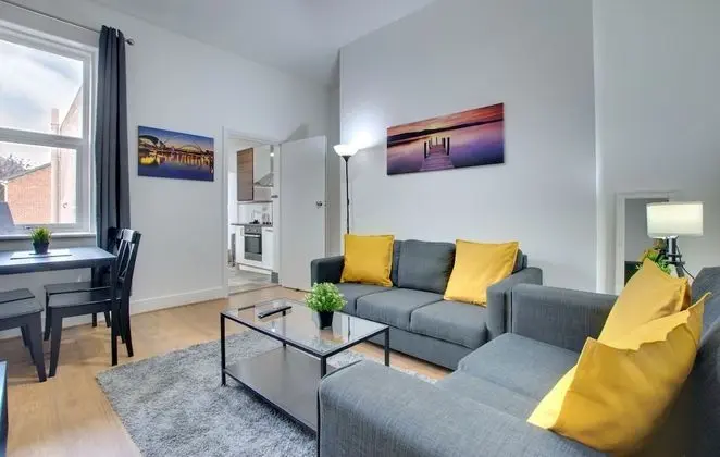 Modern First Floor Newcastle Apartment - Öne Çıkan Resim