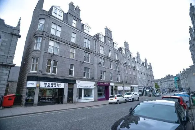 Modern Flat in Rosemount City Centre
