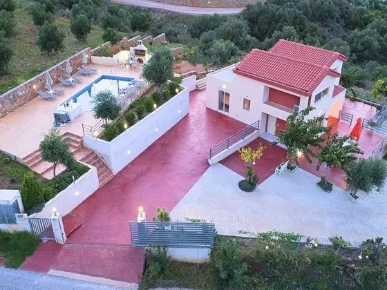 Modern Villa With Heated Swimming Pool in Georgioupoli Greece - Dış Mekan
