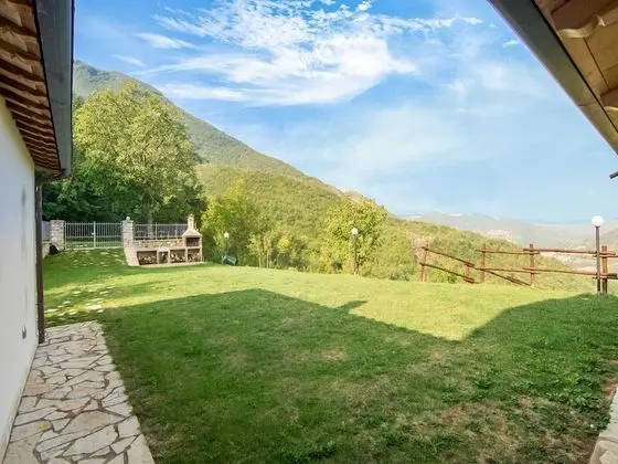 Modern Holiday Home in Acquanera With Private Swimming Pool