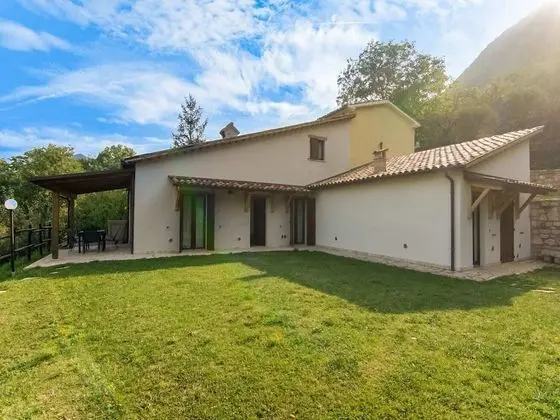 Modern Holiday Home in Acquanera With Private Swimming Pool