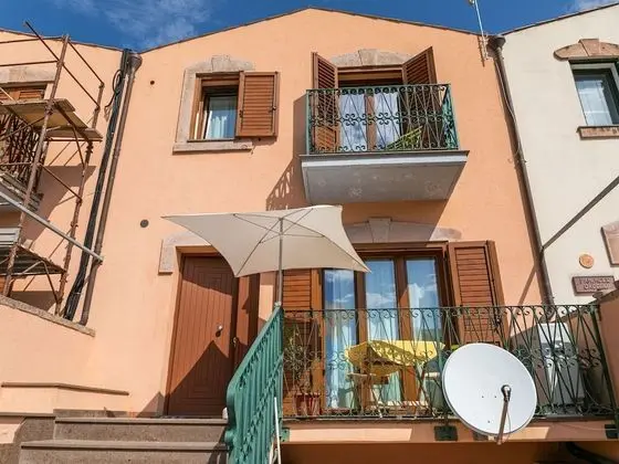 Modern Holiday Home in Bosa Sardinia Near Sea - Dış Mekan