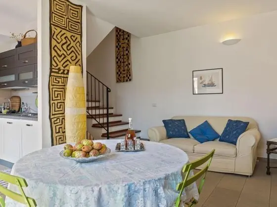 Modern Holiday Home in Bosa Sardinia Near Sea - Yerinde Yemek