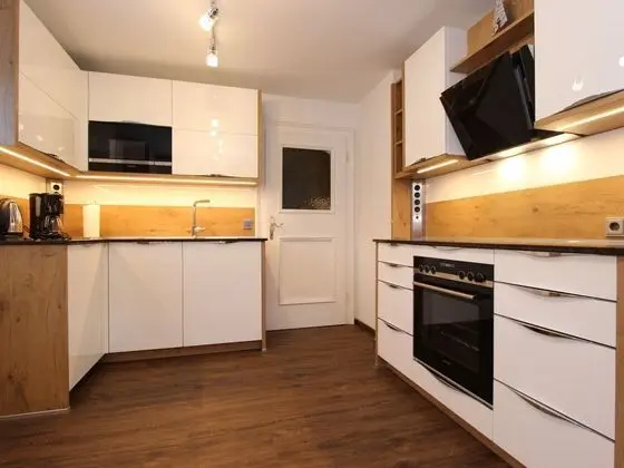 Modern Holiday Home in Bruck an der Großglocknerstraße With Garden - Mutfak