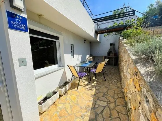 Modern Holiday Home at Crikvenica With Sea View - Dış Mekan