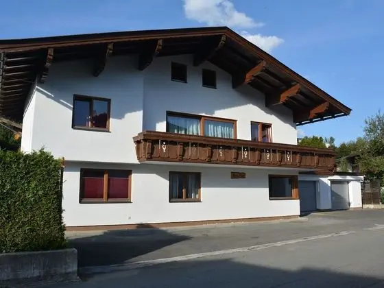 Modern Holiday Home in Fieberbrunn With Sauna - Dış Mekan