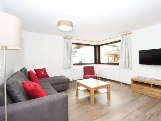 Modern Holiday Home in Fieberbrunn With Sauna - Öne Çıkan Resim