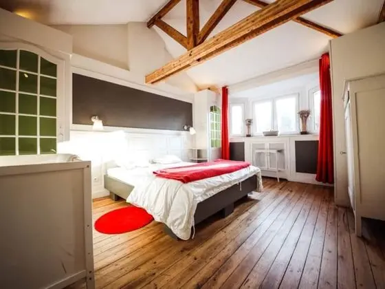 Modern Holiday Home in Hastière With Sauna