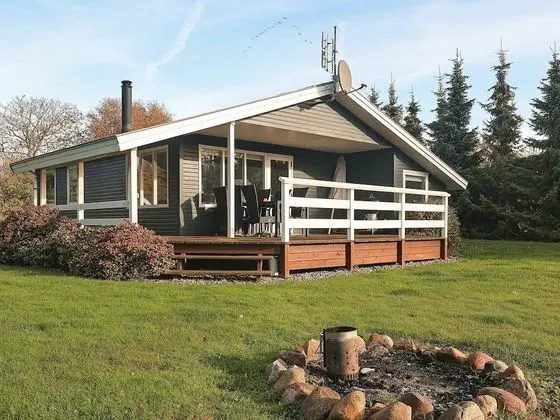 Modern Holiday Home in Humble With Garden