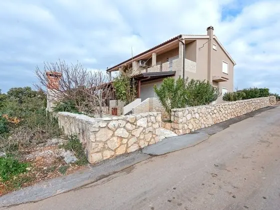 Modern Holiday Home in Mandre With Barbeque - Öne Çıkan Resim