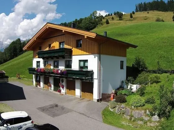 Modern Holiday Home in Maria Alm Near Ski Area - Dış Mekan