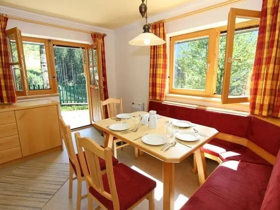Modern Holiday Home in Maria Alm Near Ski Area - Yerinde Yemek