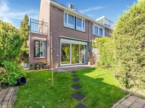 Modern Holiday Home in Monnickendam With Roofed Terrace