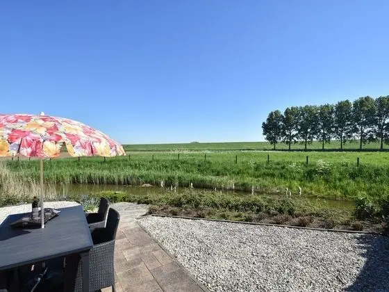 Modern Holiday Home in Ooltgensplaat by Lake Volkerak - Dış Mekan