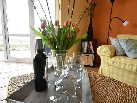 Modern Holiday Home in Ooltgensplaat by Lake Volkerak - Yerinde Yemek