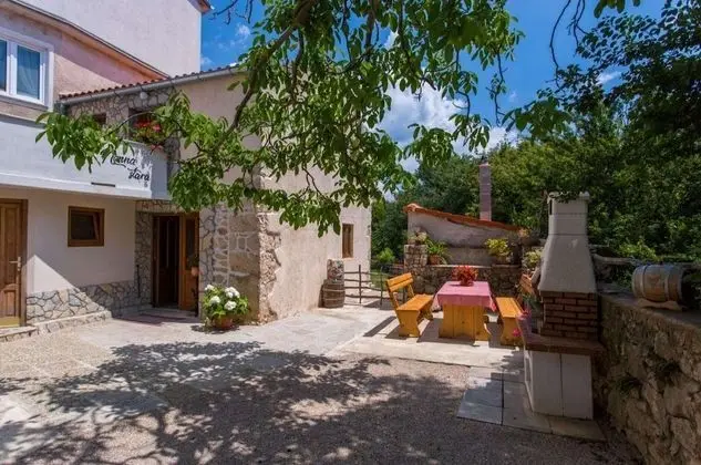 Modern Holiday Home in Polje With Air Conditioning - Dış Mekan