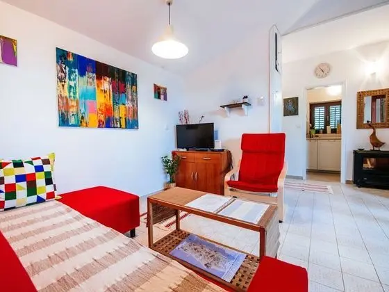 Modern Holiday Home in Posedarje With Terrace - Öne Çıkan Resim