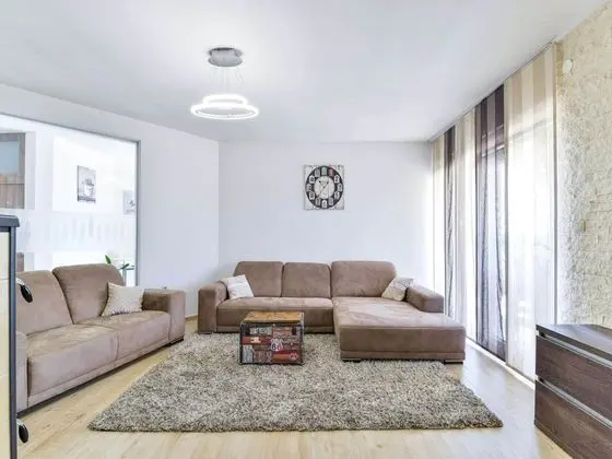 Modern Holiday Home in Pristeg With Pool - Öne Çıkan Resim
