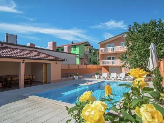 Modern Holiday Home in With Private Pool