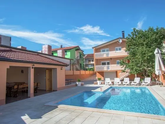 Modern Holiday Home in With Private Pool - Havuz