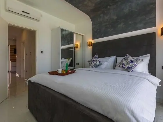 Modern Holiday Home With Private Swimming Pool