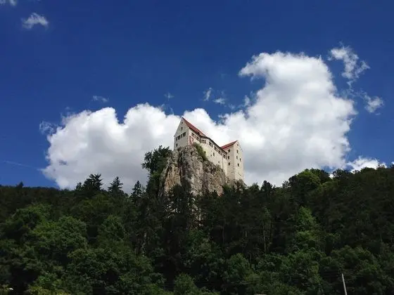 Modern Holiday Home in Prunn Near Lake - Konum Öne Çıkanlar