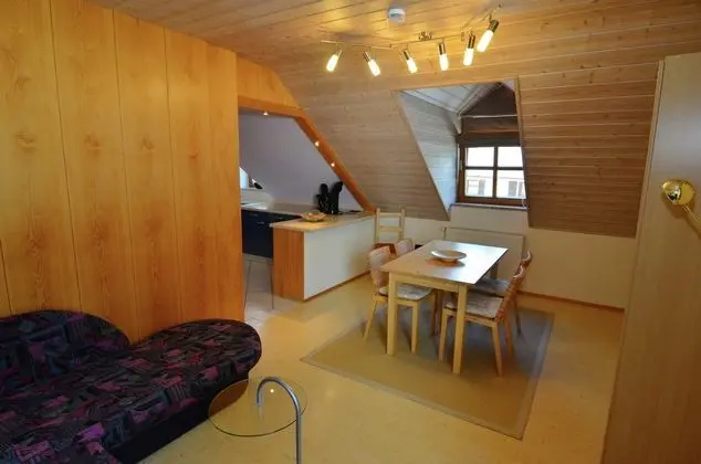 Modern Holiday Home in Prunn Near Lake - Yerinde Yemek