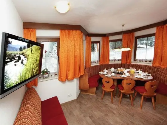 Modern Holiday Home in Saalbach-hinterglemm With Sauna - Öne Çıkan Resim