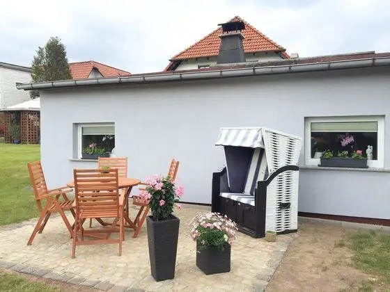 Modern Holiday Home in Schwarzhausen Near Forest - Dış Mekan