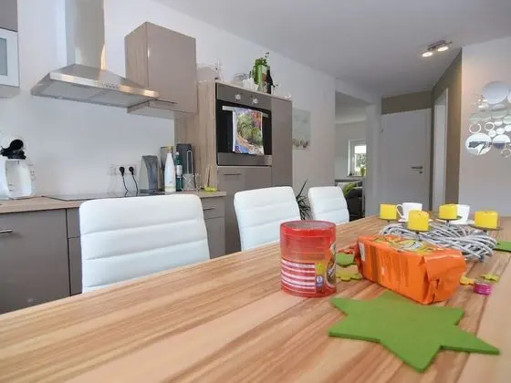 Modern Holiday Home in Schwarzhausen Near Forest - Yerinde Yemek