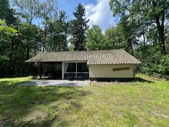 Modern Holiday Home in Stramproy in a Natural Park - Dış Mekan