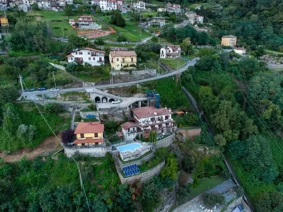 Modern Holiday Home With Swimming Pool in Gravedona - Dış Mekan